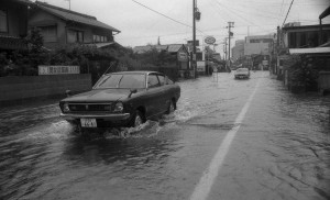 069五十一・九・十二(ネガ08)25（市役所南　大垣一宮線）.19760900